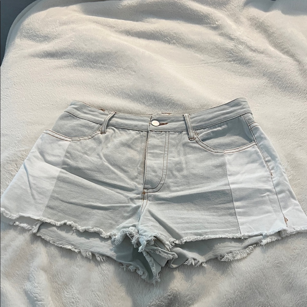 Chic Light Gray Women's Jean Shorts